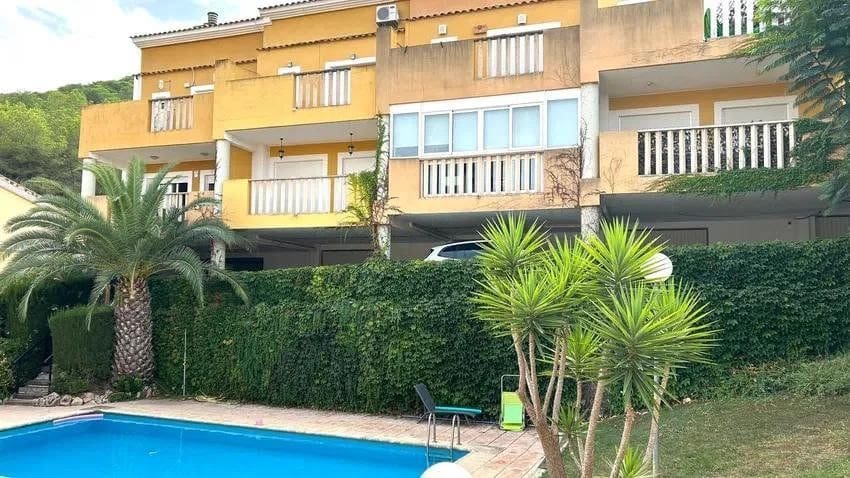 4 soveværelse Villa til salg i Godelleta med garage - € 279.000 (Ref: 9439486)