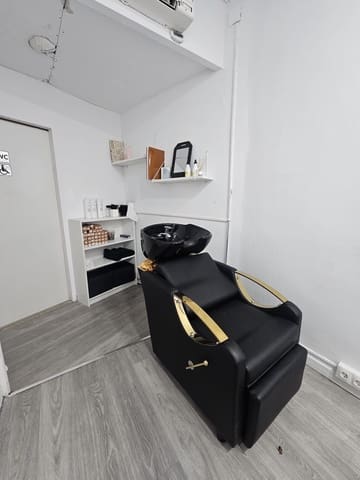 Kaupallinen vuokrattavana paikassa En Corts, Valencia kaupunki - 600 € (Ref: 9439487)