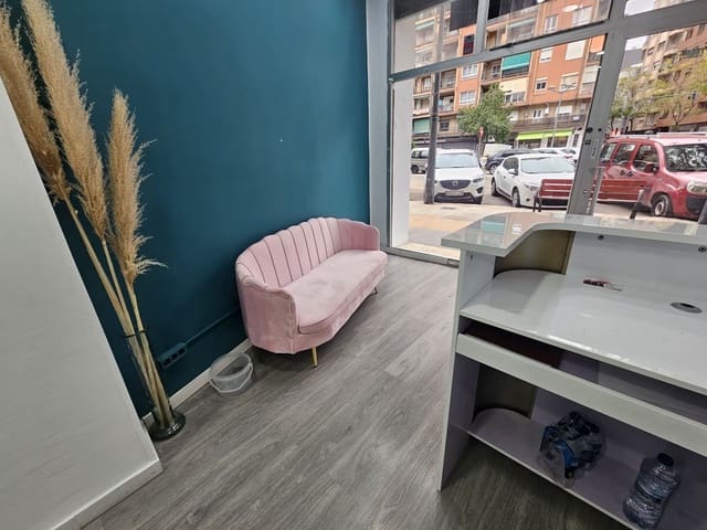 Kaupallinen vuokrattavana paikassa En Corts, Valencia kaupunki - 600 € (Ref: 9439487)