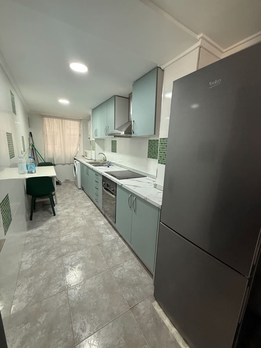 3 makuuhuone Asunto vuokrattavana paikassa Valencia kaupunki - 1 400 € (Ref: 9443054)