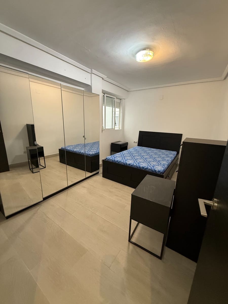 3 makuuhuone Asunto vuokrattavana paikassa Valencia kaupunki - 1 400 € (Ref: 9443054)