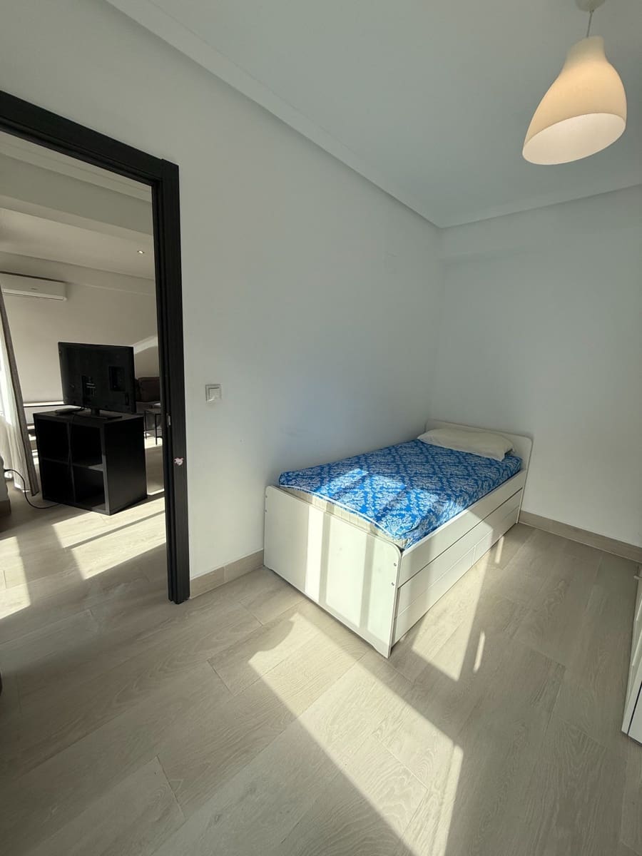 3 makuuhuone Asunto vuokrattavana paikassa Valencia kaupunki - 1 400 € (Ref: 9443054)