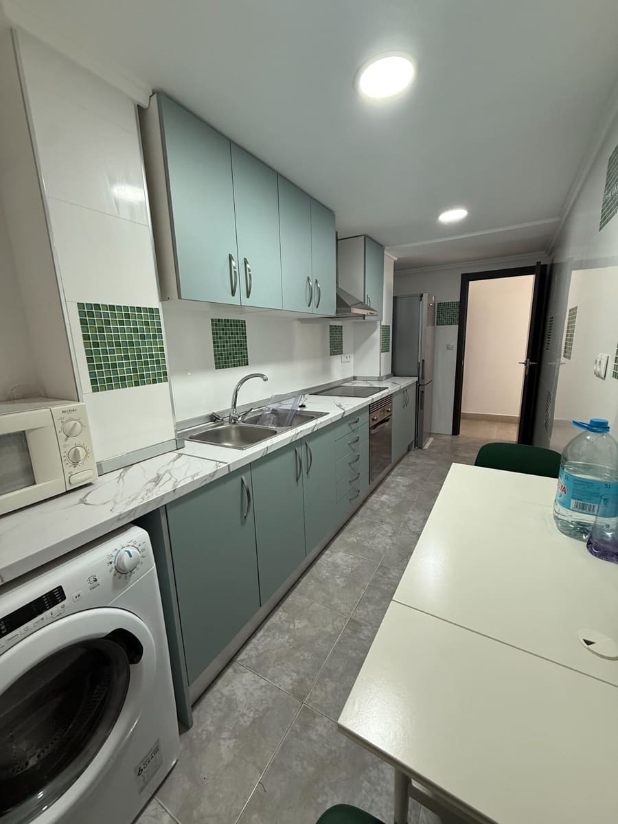 3 makuuhuone Asunto vuokrattavana paikassa Valencia kaupunki - 1 400 € (Ref: 9443054)