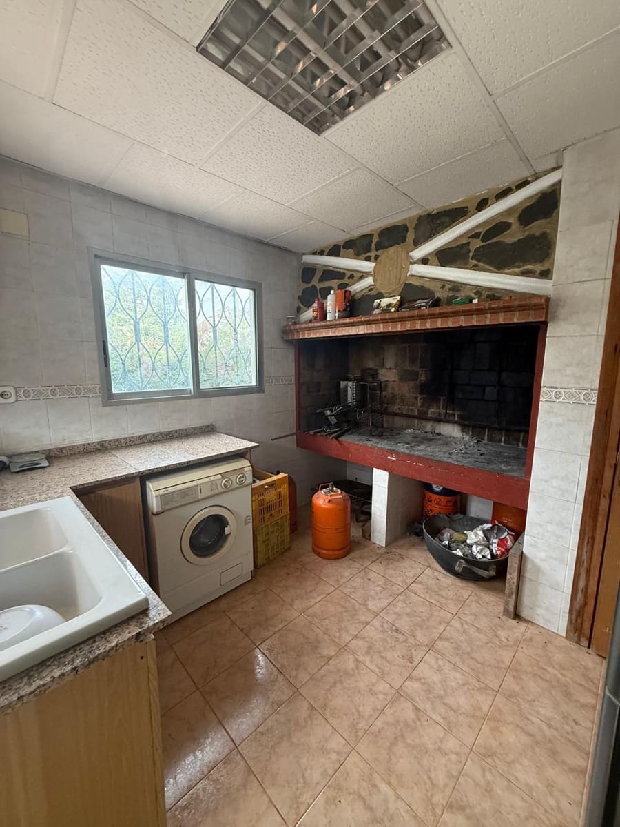 3 Zimmer Villa zu verkaufen in Montroy mit Pool - 170.000 € (Ref: 9452578)