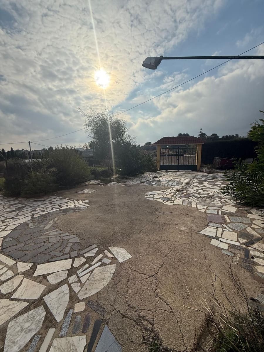 3 Zimmer Villa zu verkaufen in Montroy mit Pool - 170.000 € (Ref: 9452578)