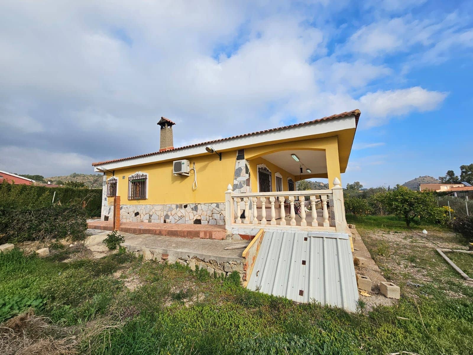 3 Zimmer Villa zu verkaufen in Montroy mit Pool - 170.000 € (Ref: 9452578)