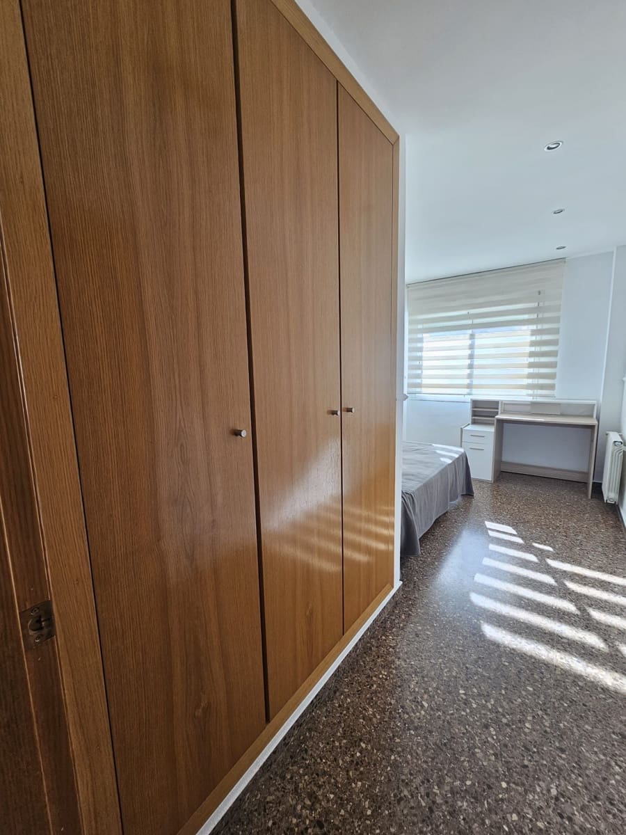 3 sovrum Lägenhet att hyra i Valencia stad - 1 100 € (Ref: 9470316)