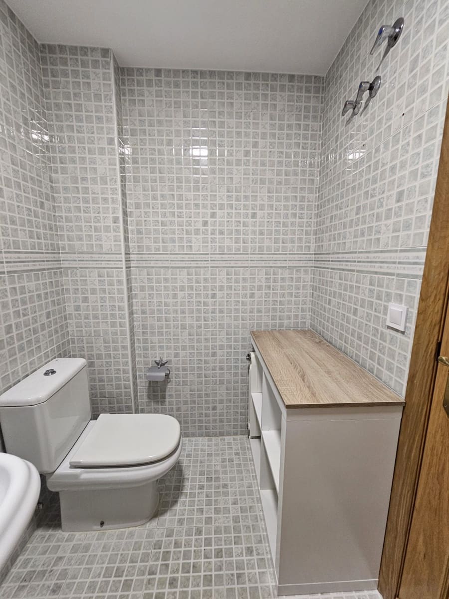 3 sovrum Lägenhet att hyra i Valencia stad - 1 100 € (Ref: 9470316)