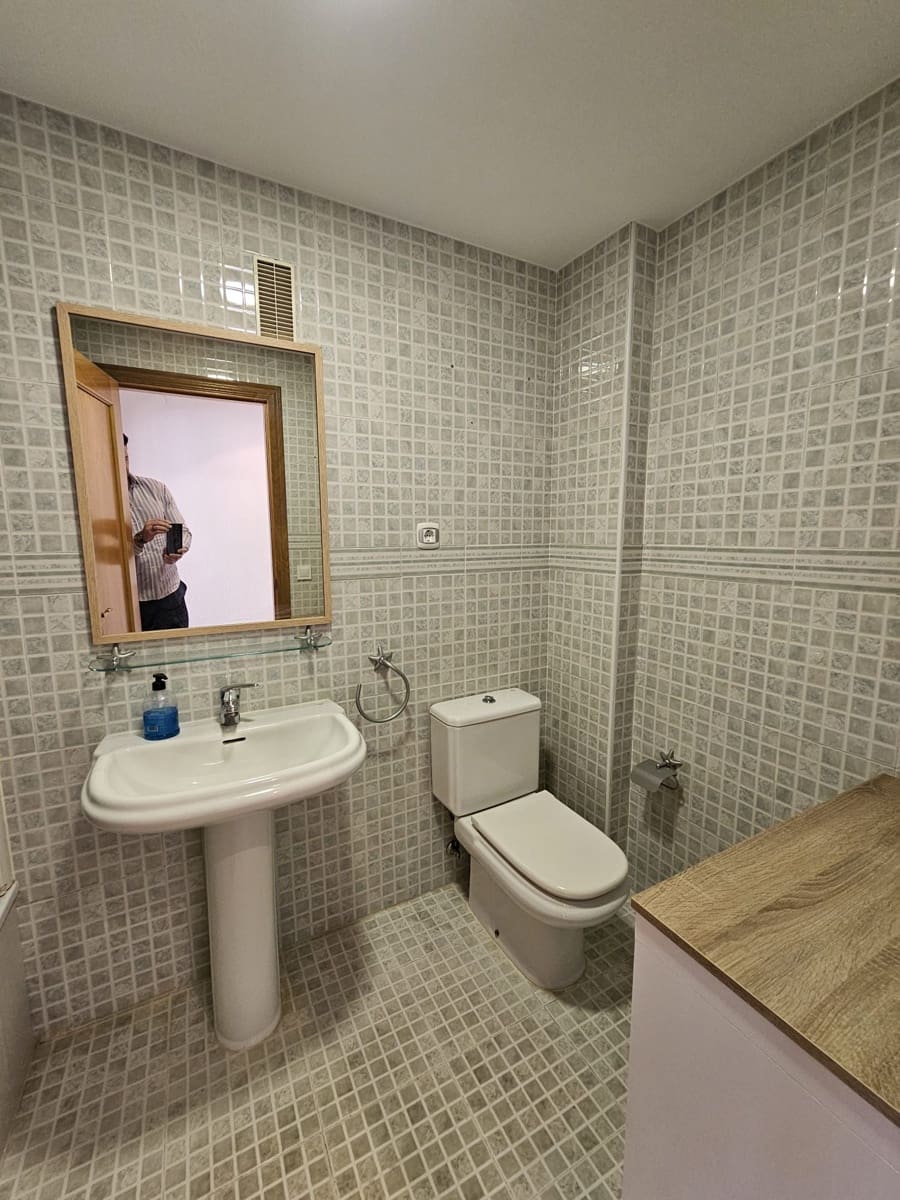 3 sovrum Lägenhet att hyra i Valencia stad - 1 100 € (Ref: 9470316)