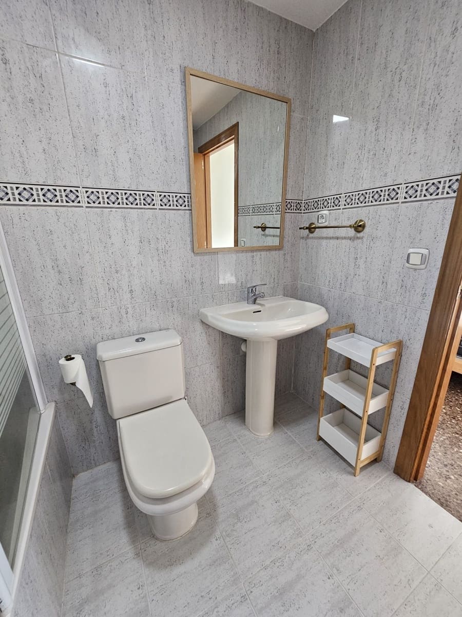 3 sovrum Lägenhet att hyra i Valencia stad - 1 100 € (Ref: 9470316)