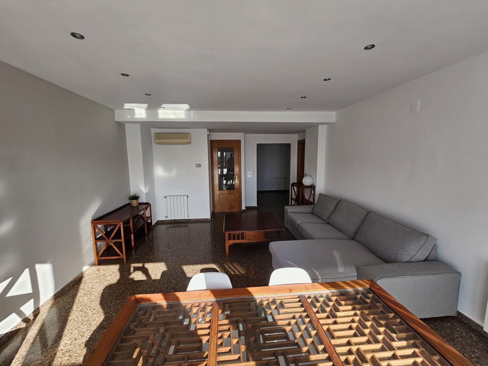 3 sovrum Lägenhet att hyra i Valencia stad - 1 100 € (Ref: 9470316)