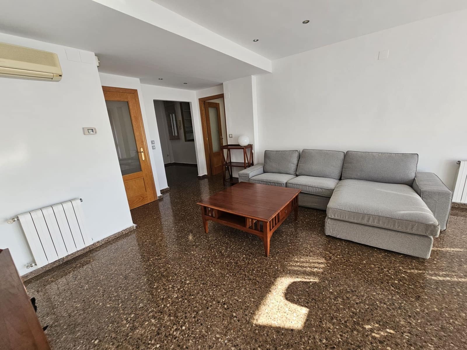 3 sovrum Lägenhet att hyra i Valencia stad - 1 100 € (Ref: 9470316)