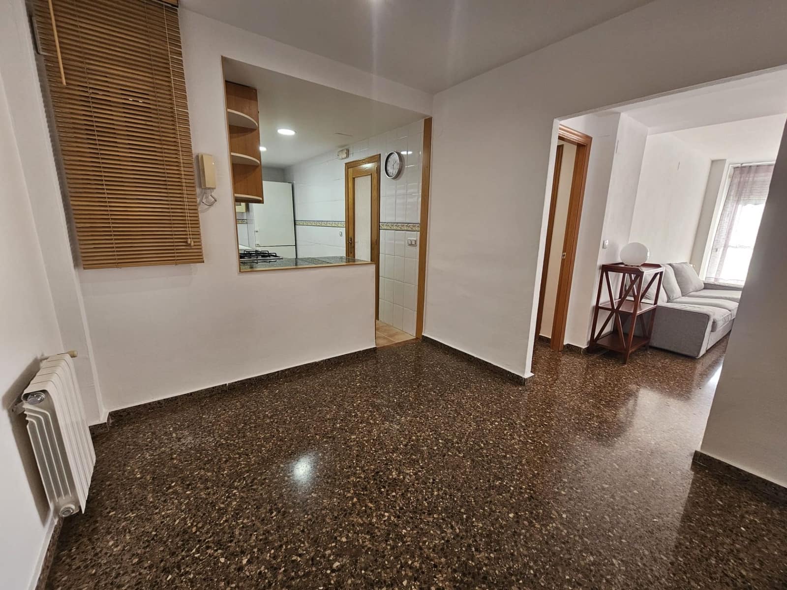 3 sovrum Lägenhet att hyra i Valencia stad - 1 100 € (Ref: 9470316)