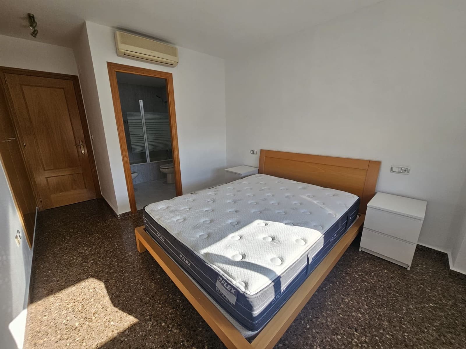 3 sovrum Lägenhet att hyra i Valencia stad - 1 100 € (Ref: 9470316)