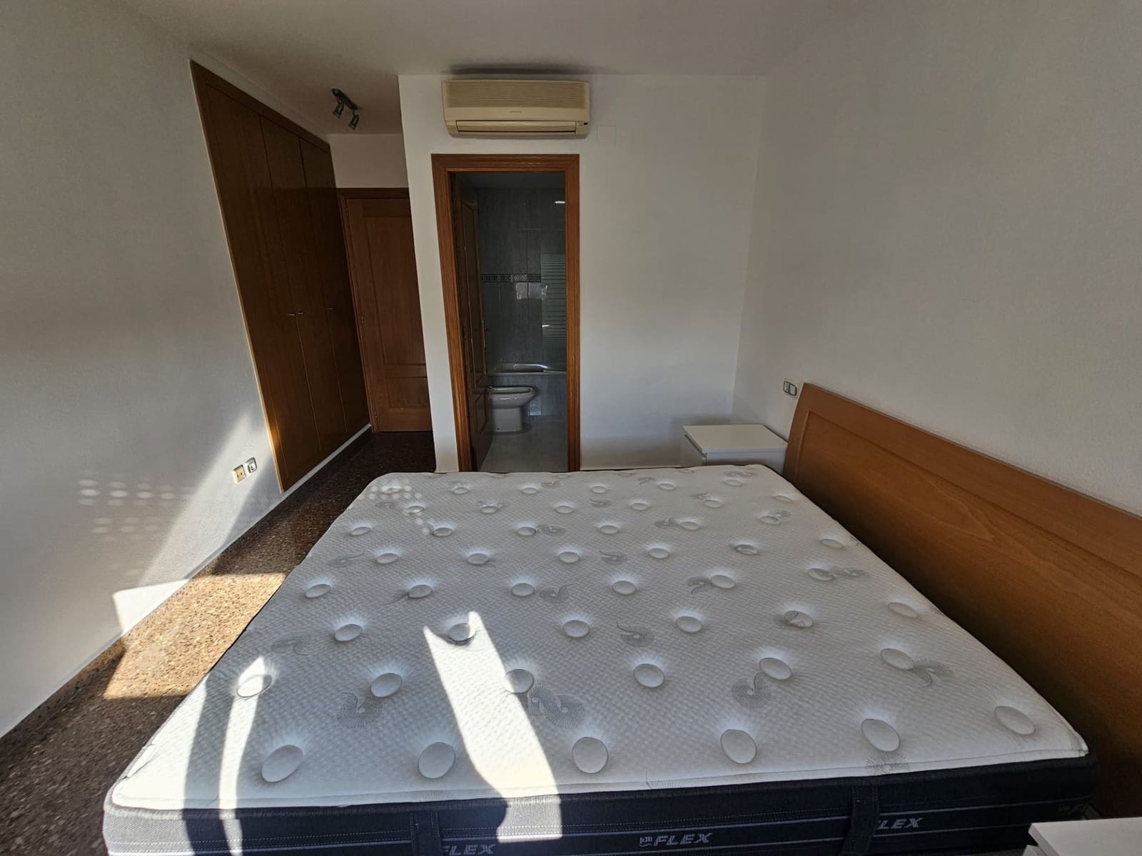 3 sovrum Lägenhet att hyra i Valencia stad - 1 100 € (Ref: 9470316)