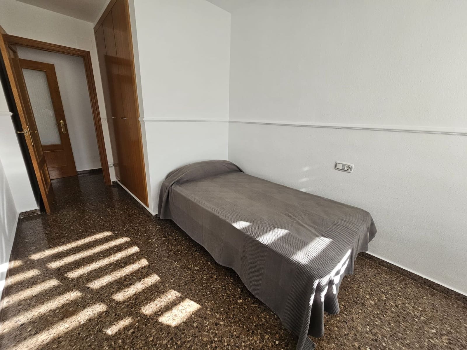 3 sovrum Lägenhet att hyra i Valencia stad - 1 100 € (Ref: 9470316)