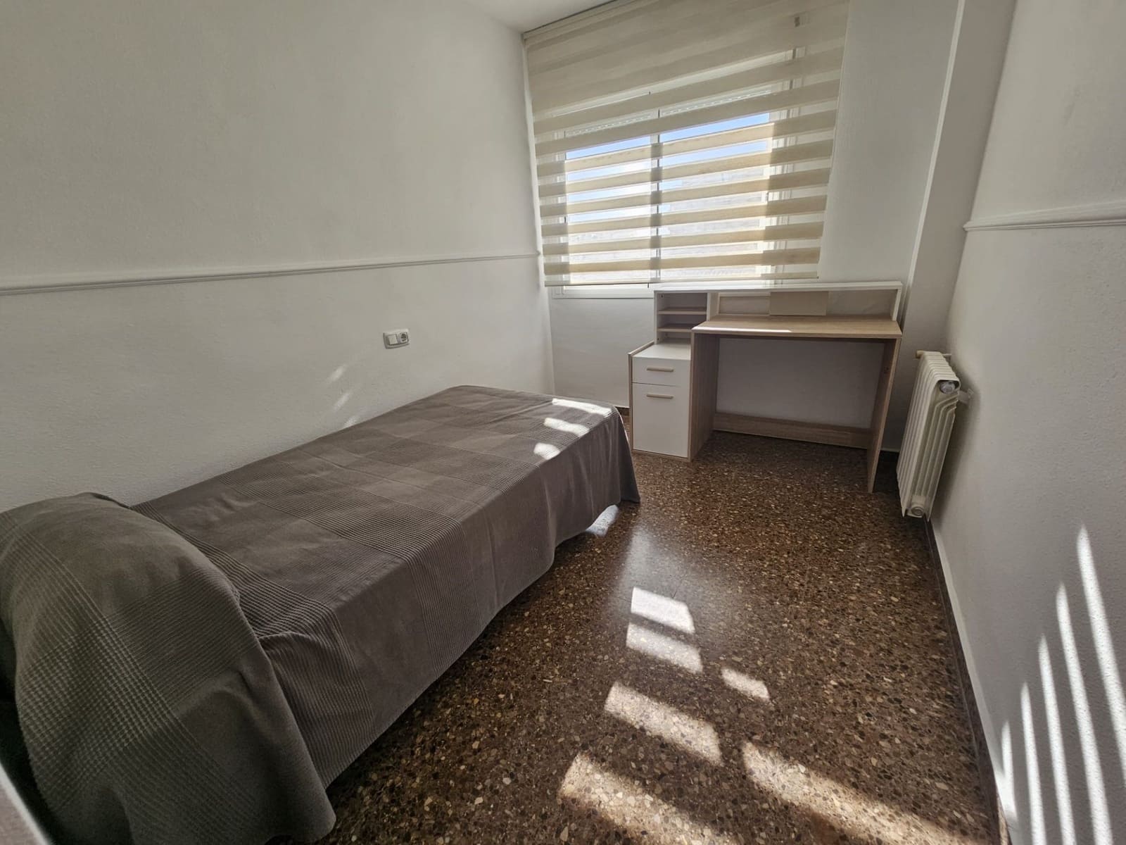 3 sovrum Lägenhet att hyra i Valencia stad - 1 100 € (Ref: 9470316)