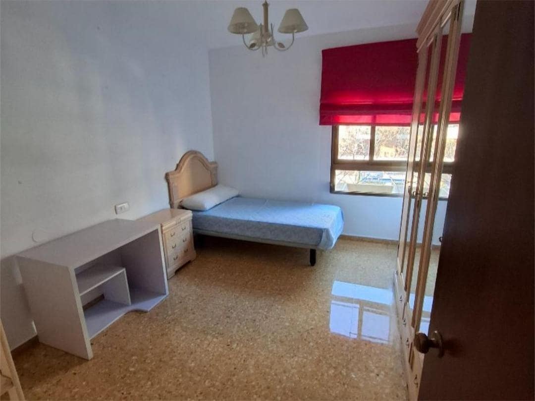 3 bedroom Flat for sale in Valencia city - € 230,000 (Ref: 9532114)