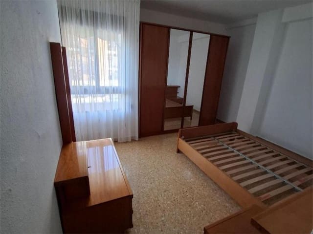 Piso de 3 habitaciones en Na Rovella, València ciudad en venta - 230.000 € (Ref: 9532114)