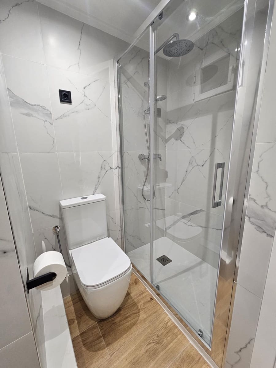 Piso de 2 habitaciones en València ciudad en alquiler - 1.080 € (Ref: 9532117)