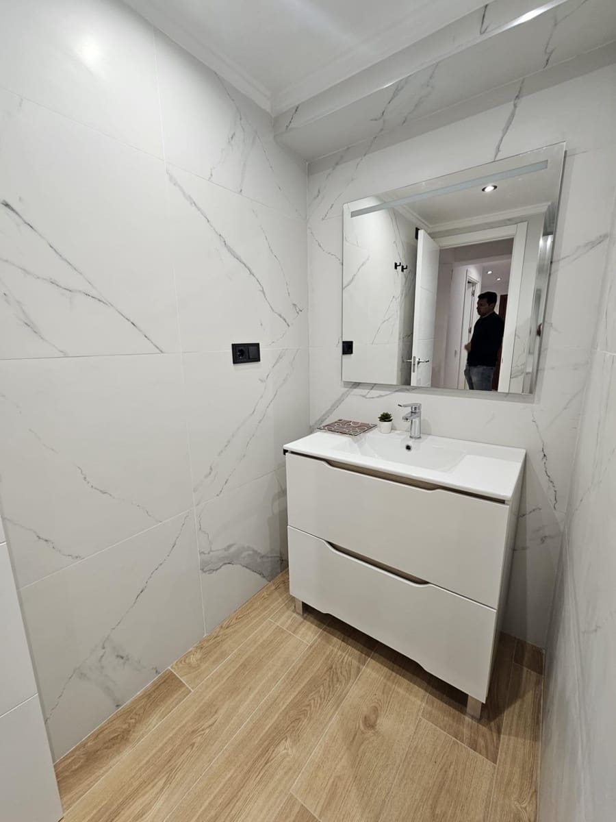 Piso de 2 habitaciones en València ciudad en alquiler - 1.080 € (Ref: 9532117)