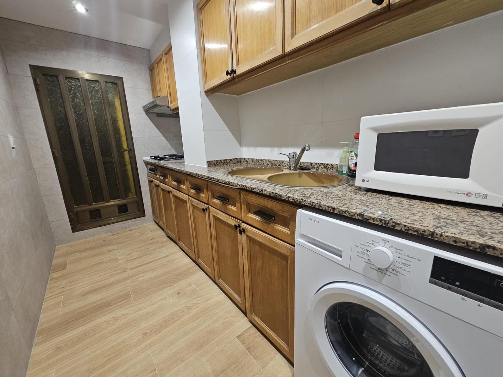 Piso de 2 habitaciones en València ciudad en alquiler - 1.080 € (Ref: 9532117)