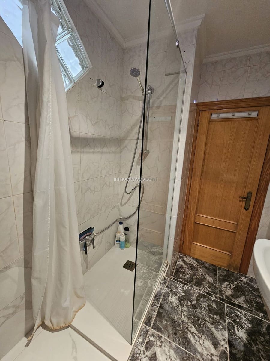 3 makuuhuone Asunto myytävänä paikassa Valencia kaupunki - 350 000 € (Ref: 9532118)