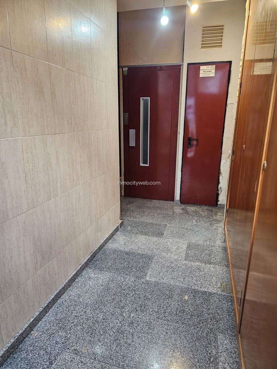 3 makuuhuone Asunto myytävänä paikassa Valencia kaupunki - 350 000 € (Ref: 9532118)