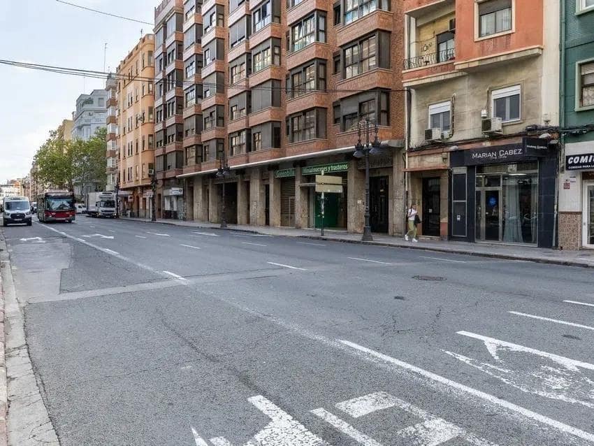 3 bedroom Flat for sale in Valencia city - € 280,000 (Ref: 9532120)