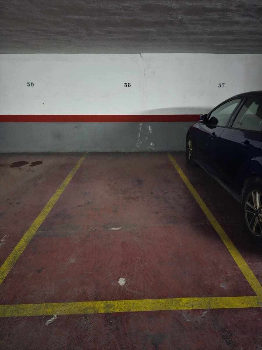 Garage for rent in Valencia city - € 135 (Ref: 9532124)