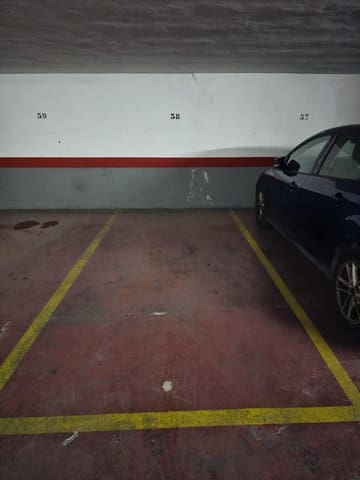 Autotalli vuokrattavana paikassa En Corts, Valencia kaupunki - 135 € (Ref: 9532124)