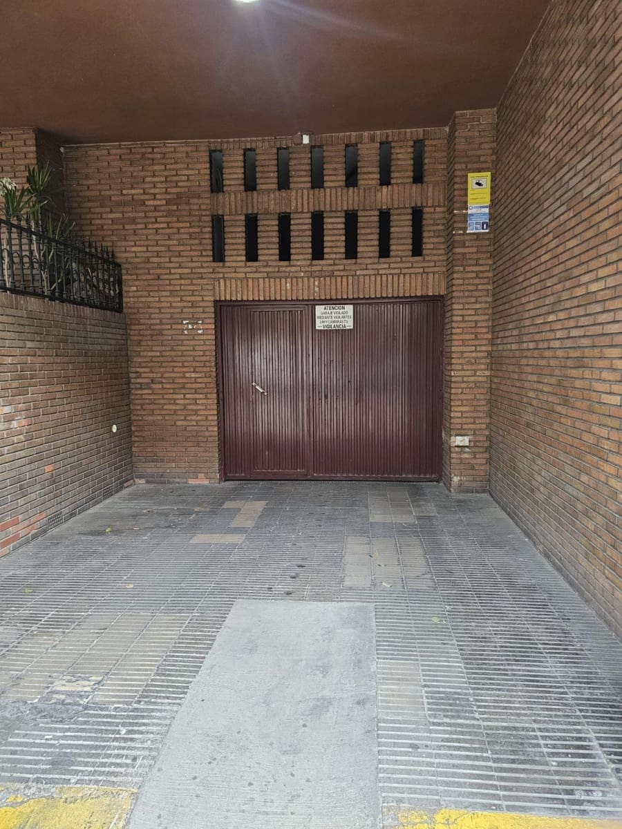 Garage for rent in Valencia city - € 135 (Ref: 9532124)