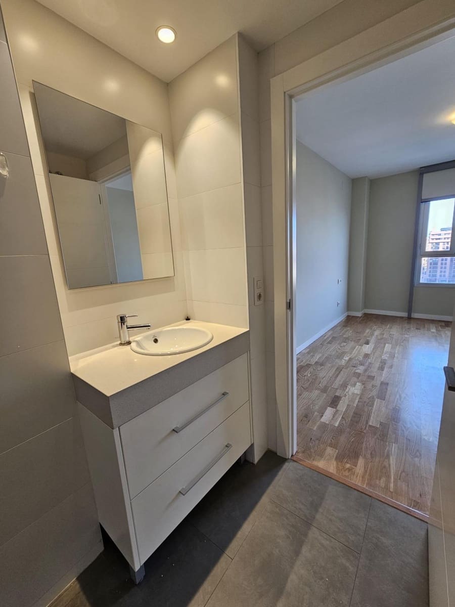 Appartement de 3 chambres à louer à Valence ville avec garage - 2 600 € (Ref: 9532125)