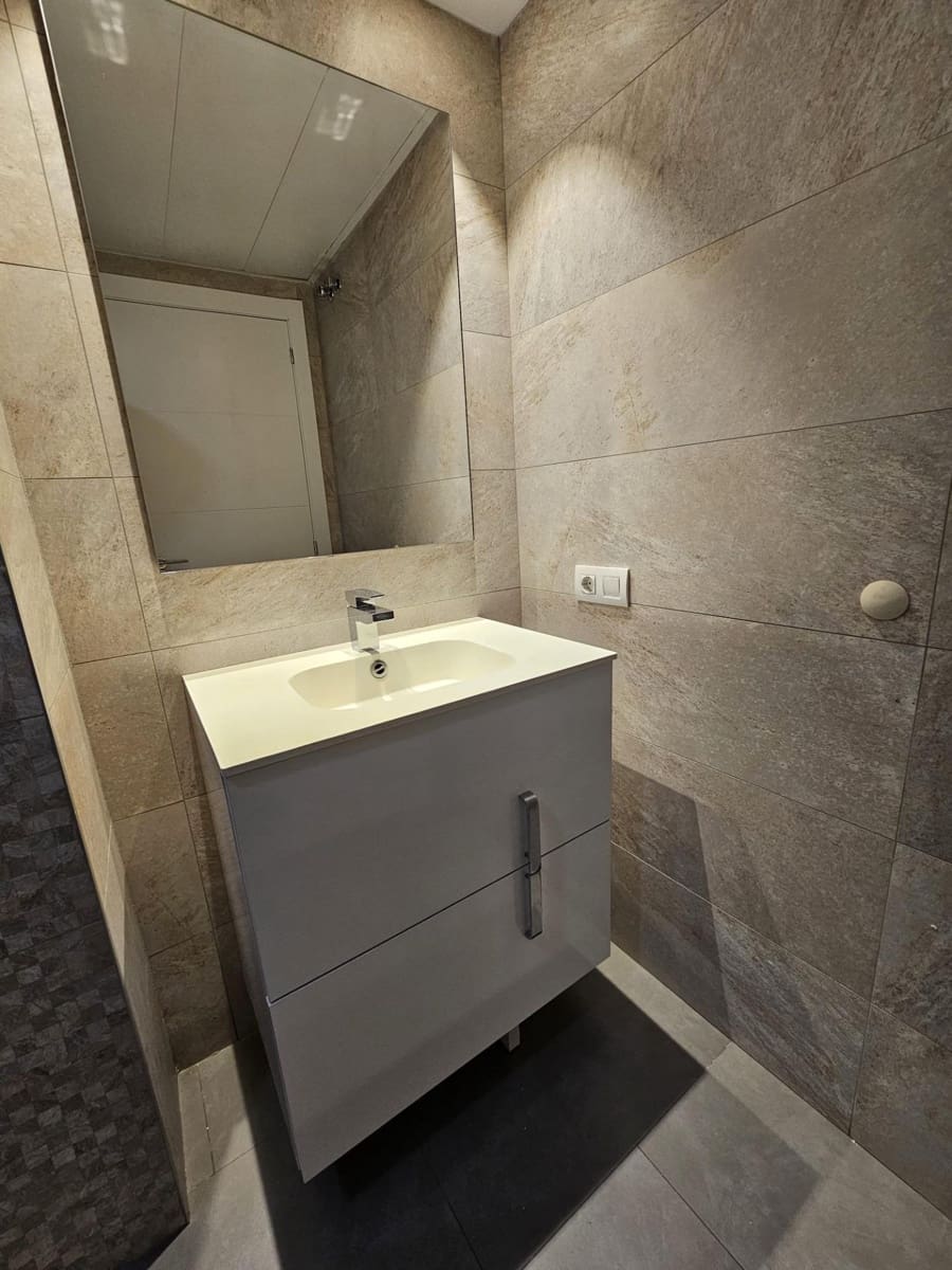 Appartement de 3 chambres à louer à Valence ville avec garage - 2 600 € (Ref: 9532125)