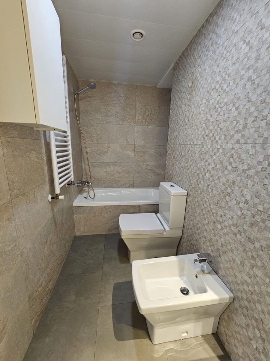 Appartement de 3 chambres à louer à Valence ville avec garage - 2 600 € (Ref: 9532125)