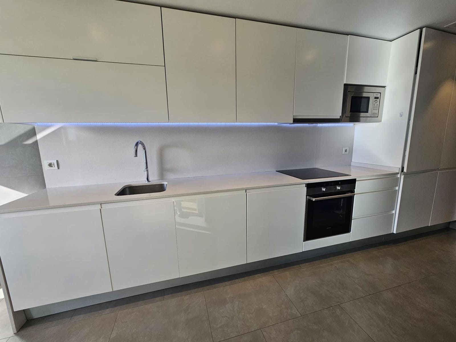 Appartement de 3 chambres à louer à Valence ville avec garage - 2 600 € (Ref: 9532125)