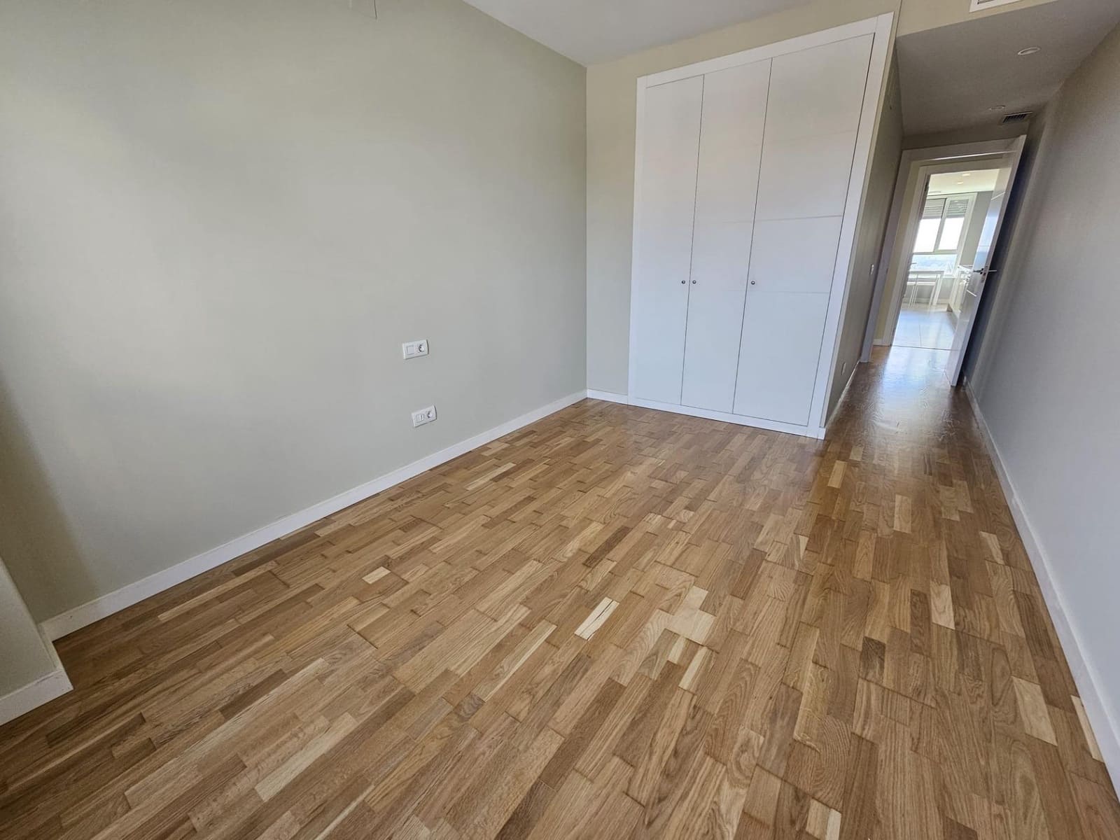Appartement de 3 chambres à louer à Valence ville avec garage - 2 600 € (Ref: 9532125)