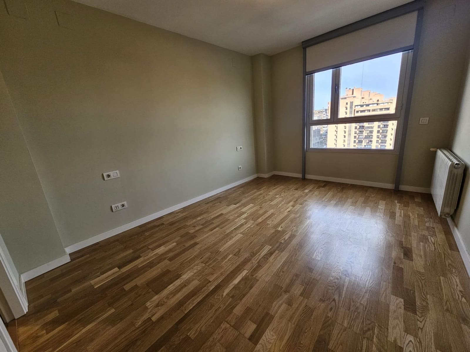 Appartement de 3 chambres à louer à Valence ville avec garage - 2 600 € (Ref: 9532125)
