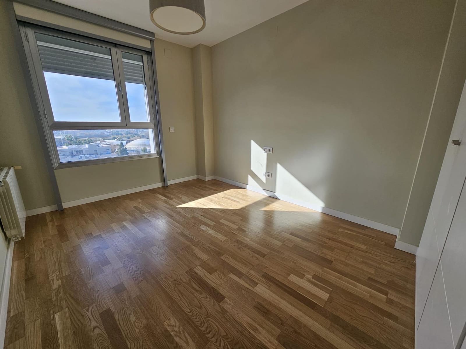 Appartement de 3 chambres à louer à Valence ville avec garage - 2 600 € (Ref: 9532125)