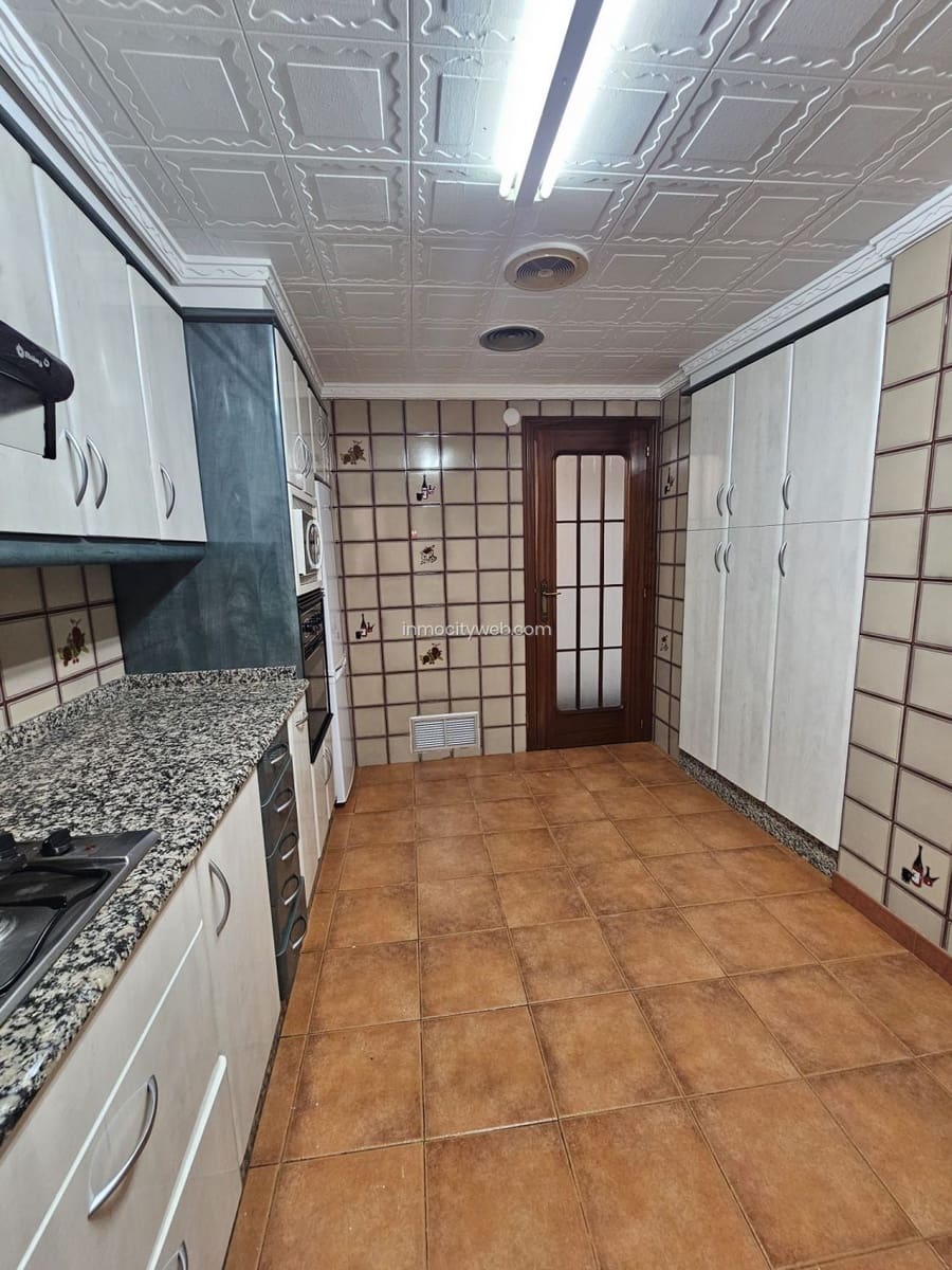 4 sovrum Lägenhet till salu i Sagunto / Sagunt med garage - 179 000 € (Ref: 9532129)