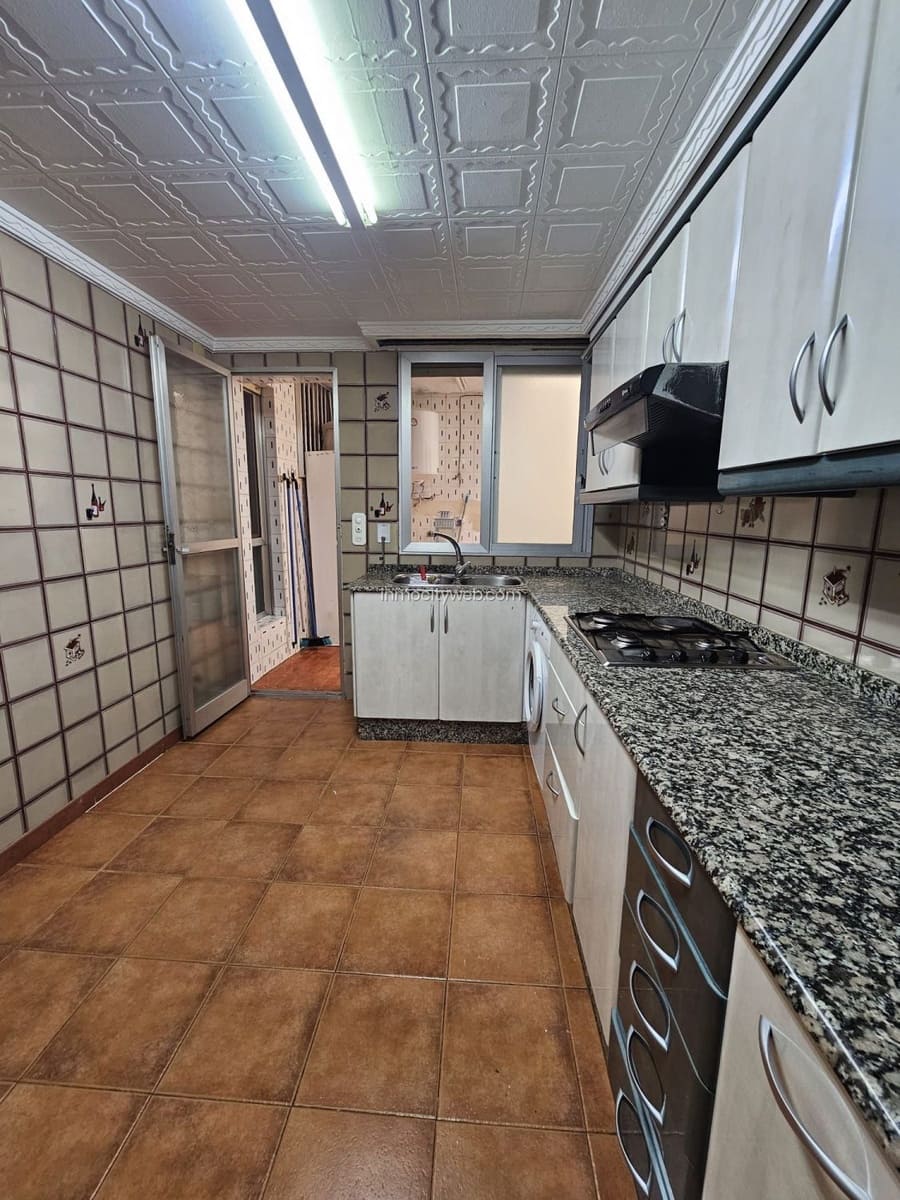 4 sovrum Lägenhet till salu i Sagunto / Sagunt med garage - 179 000 € (Ref: 9532129)
