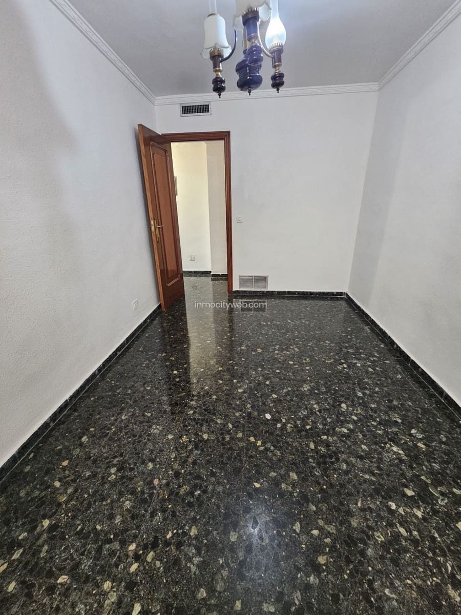 4 sovrum Lägenhet till salu i Sagunto / Sagunt med garage - 179 000 € (Ref: 9532129)