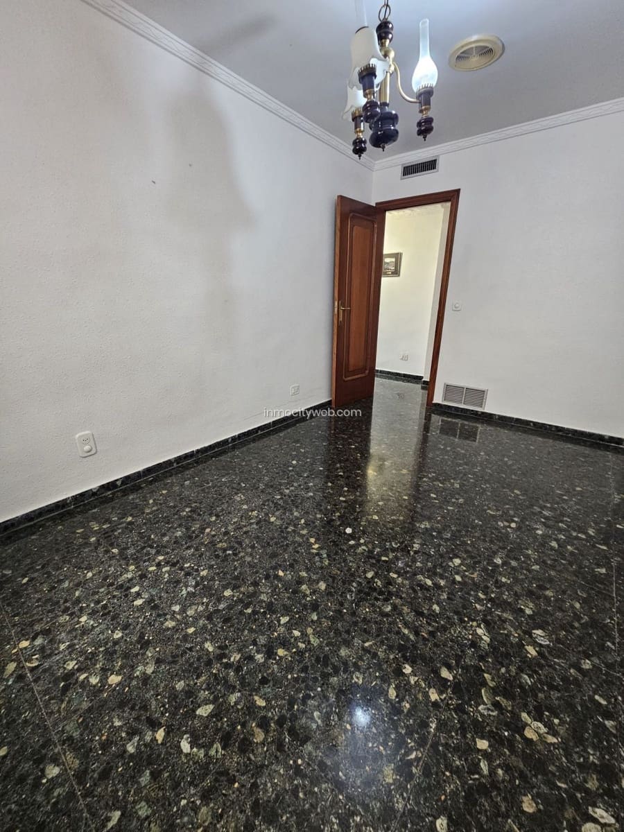4 sovrum Lägenhet till salu i Sagunto / Sagunt med garage - 179 000 € (Ref: 9532129)