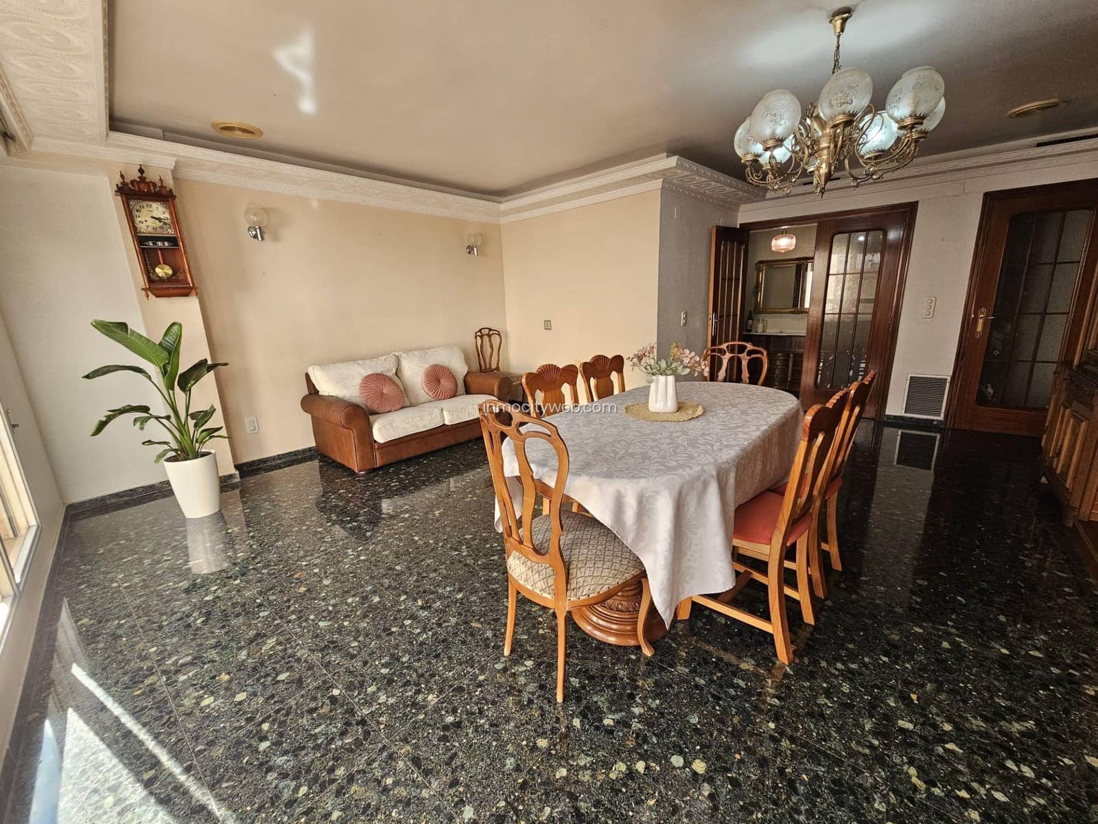 4 sovrum Lägenhet till salu i Sagunto / Sagunt med garage - 179 000 € (Ref: 9532129)