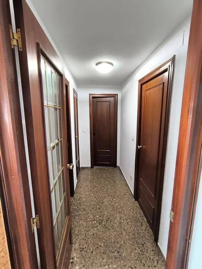 Piso de 3 habitaciones en València ciudad en alquiler con garaje - 1.350 € (Ref: 9532130)