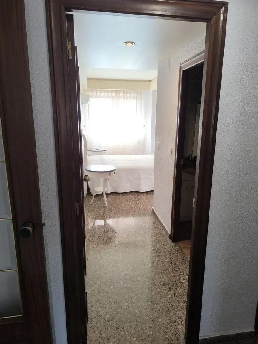 Piso de 3 habitaciones en València ciudad en alquiler con garaje - 1.350 € (Ref: 9532130)
