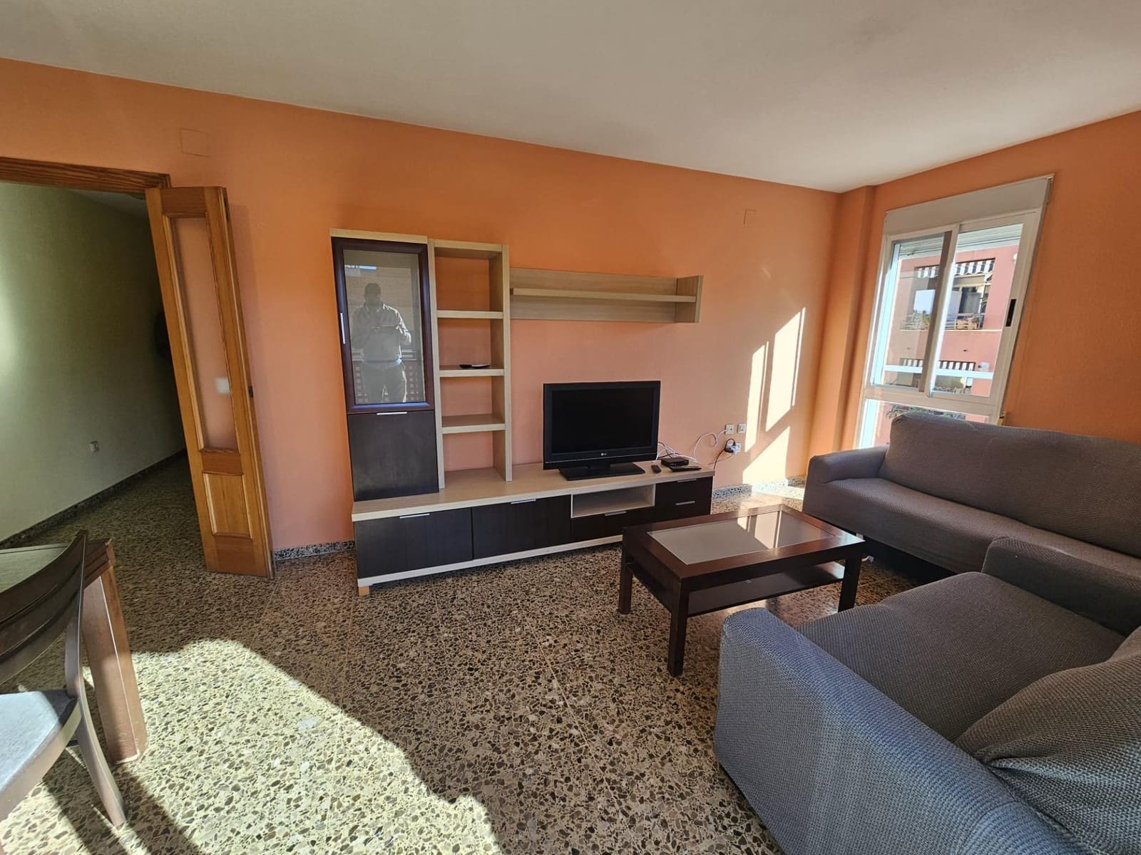 Piso de 3 habitaciones en València ciudad en alquiler con garaje - 1.300 € (Ref: 9532133)