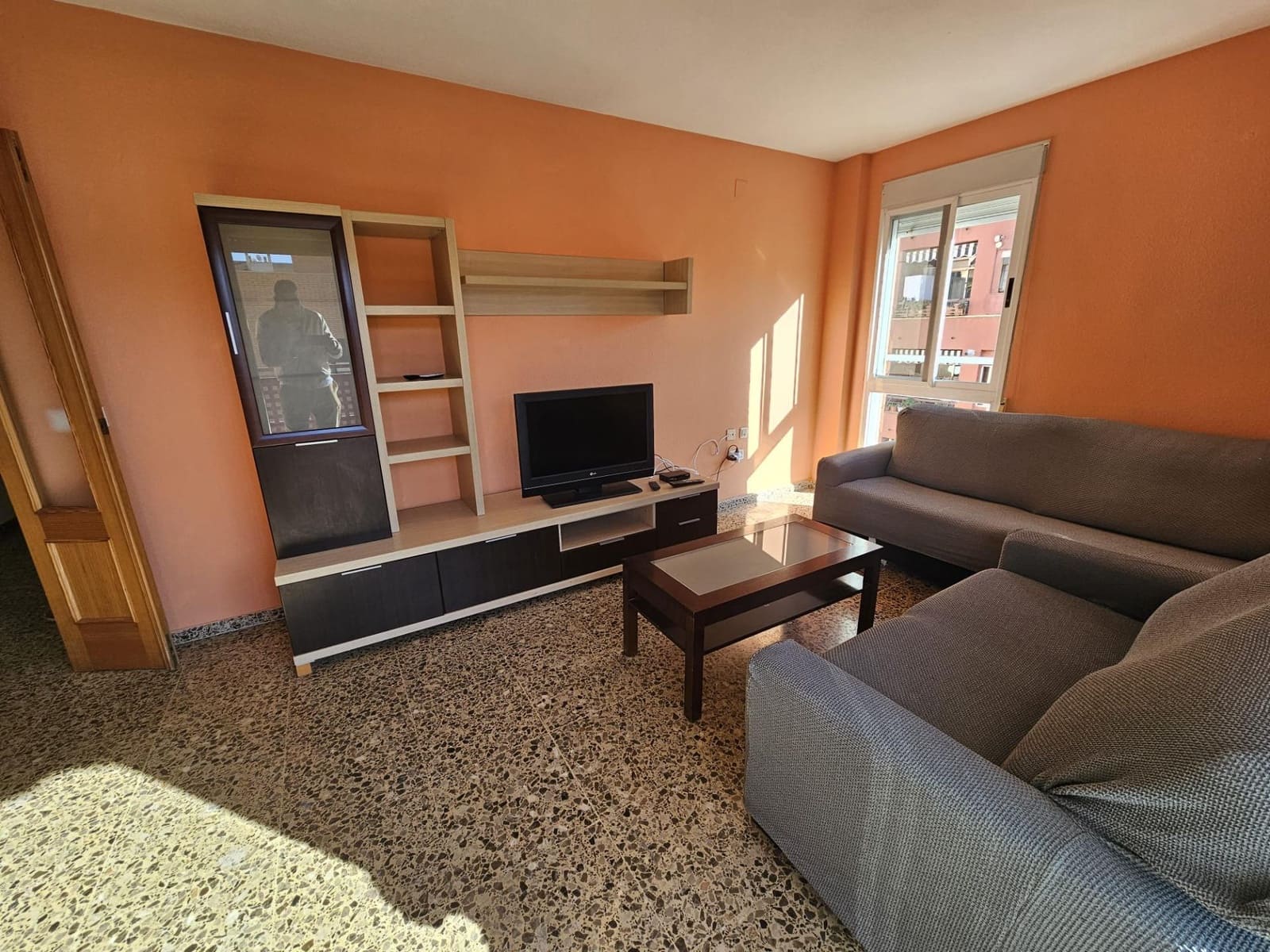 Piso de 3 habitaciones en València ciudad en alquiler con garaje - 1.300 € (Ref: 9532133)