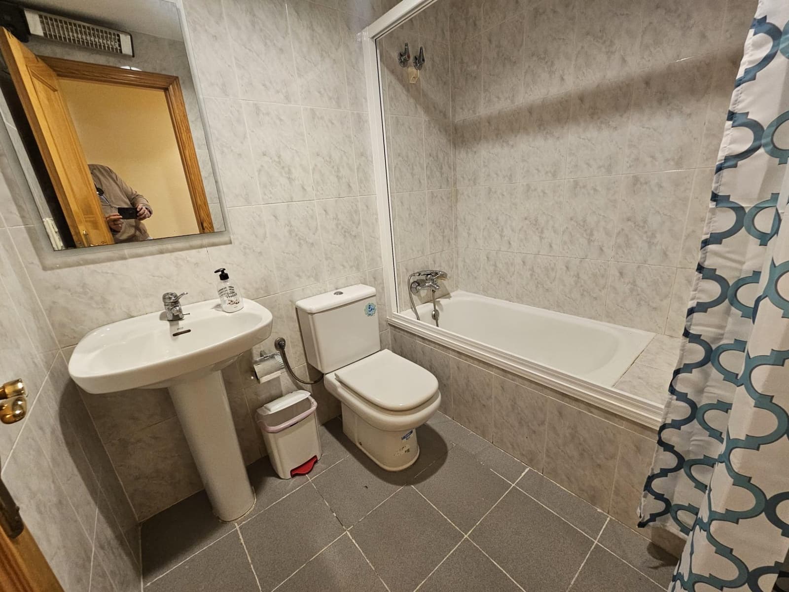 Piso de 3 habitaciones en València ciudad en alquiler con garaje - 1.300 € (Ref: 9532133)