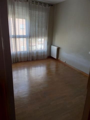 3 soverom Leilighet til leie i Nou Moles, Valencia by - € 1 400 (Ref: 9532135)